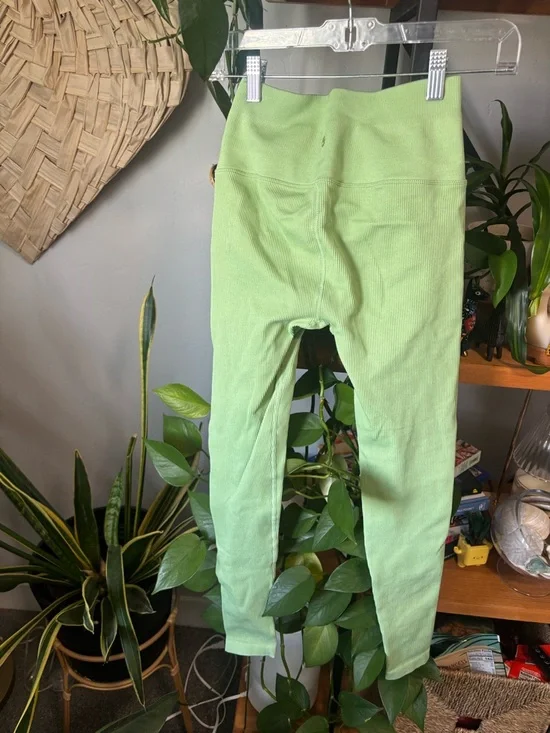 Spiritual Gangster Love Sculpt Seamless 7/8 Leggings | XS/S - Picture 4 of 4